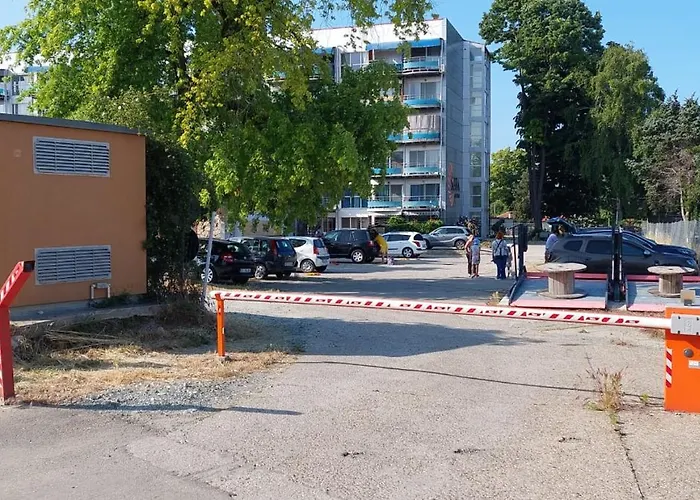 Gabriel In Sofia Rezidence * Saturn